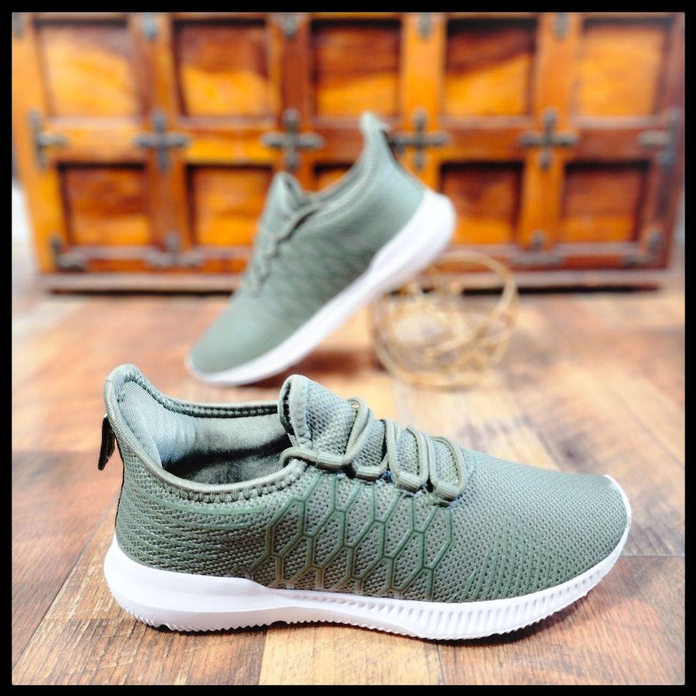 Green Lightweight XRay Sneakers Size 7